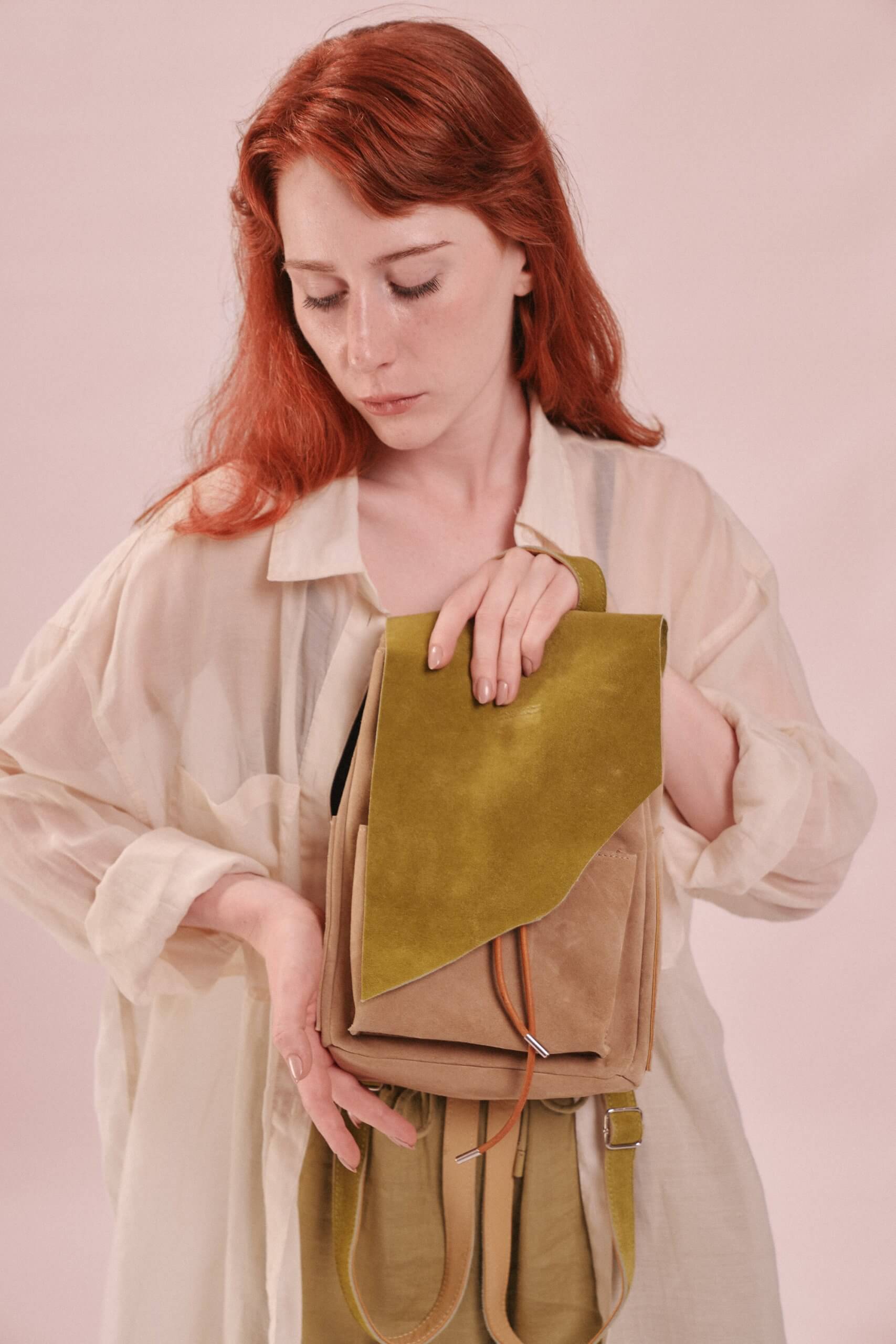 Veloursleder Rucksack Gruen-Beige Lite Mini