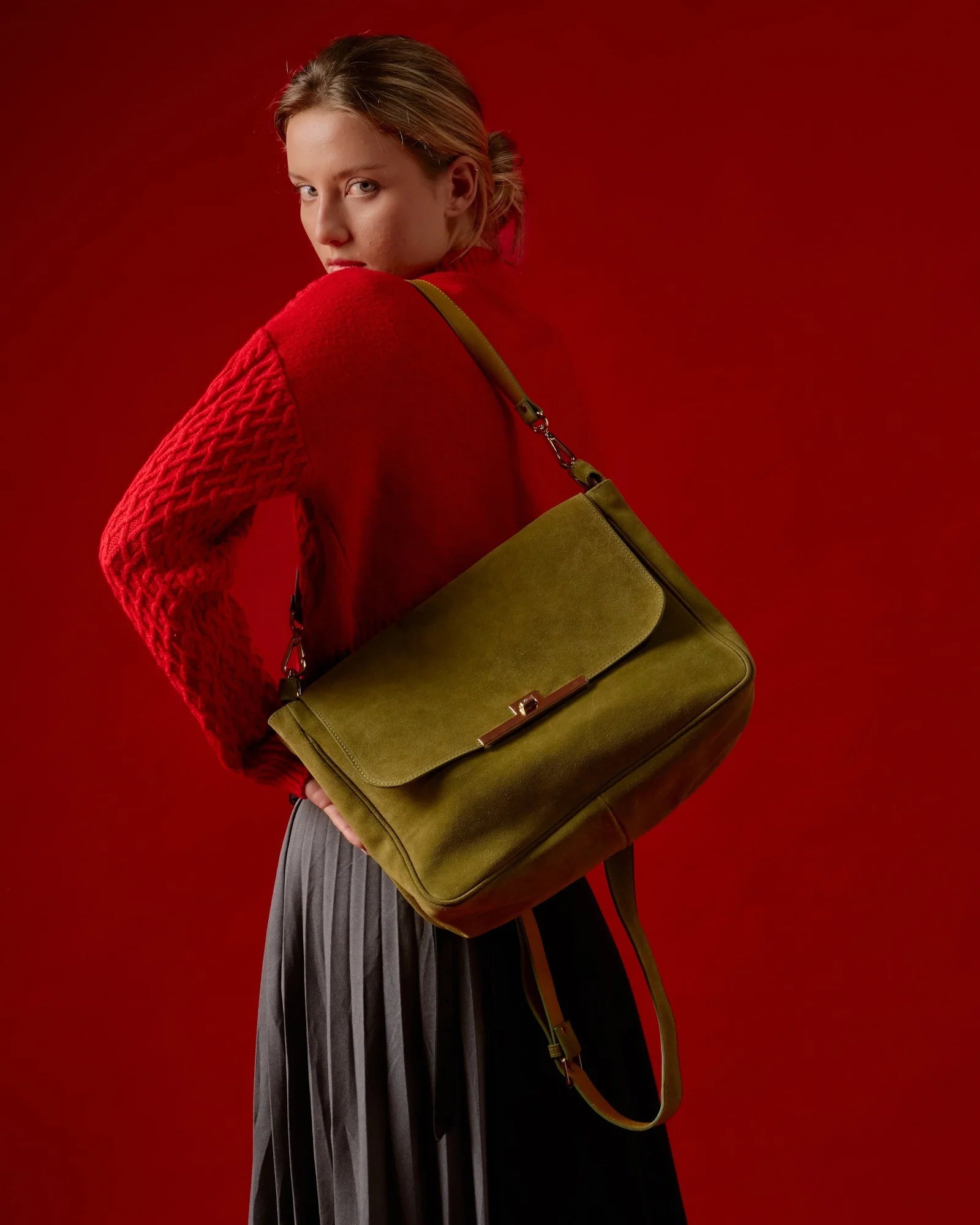 Veloursleder Schultertasche Olivgrün Venus Maxi