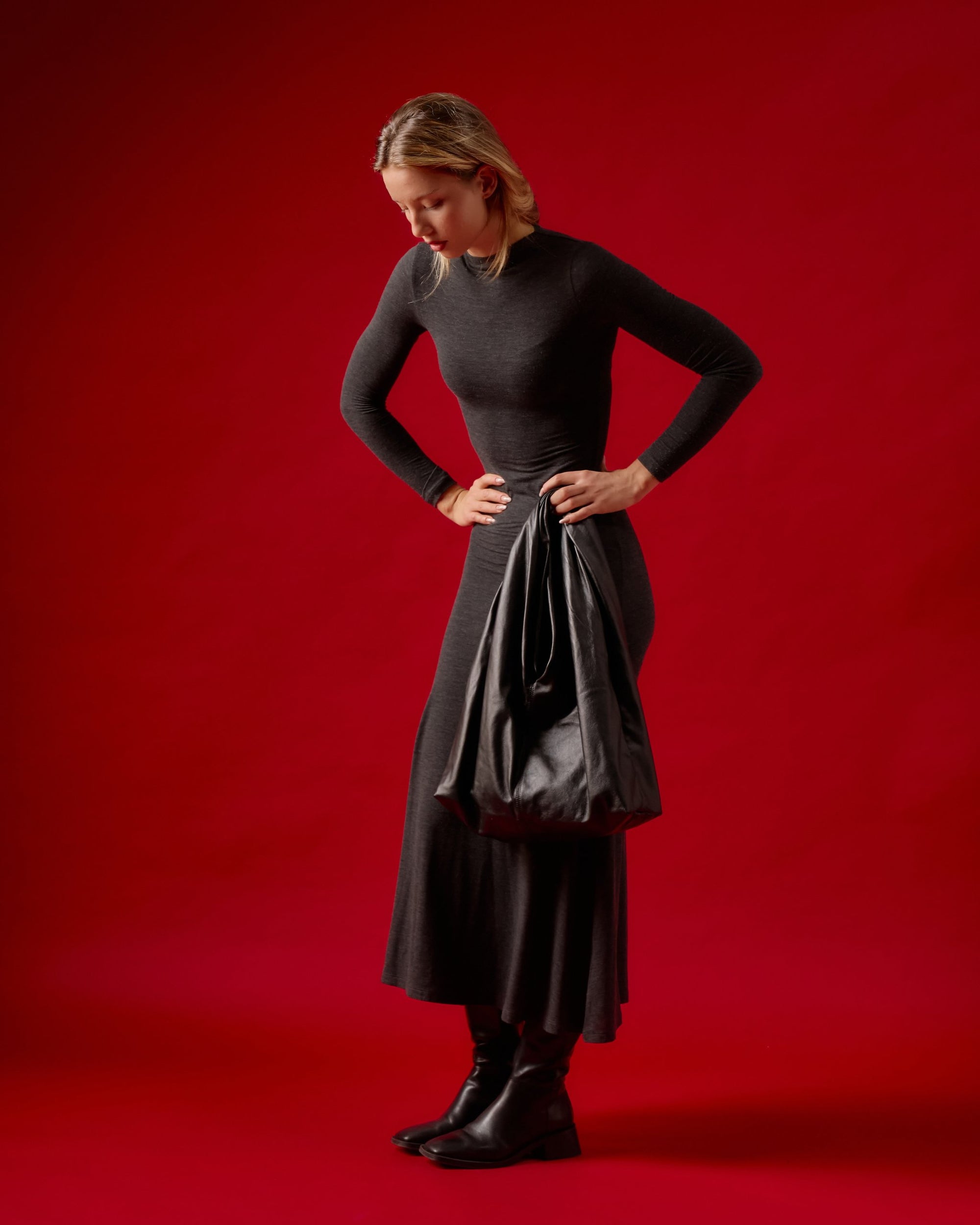 Schultertasche aus weichem Leder in Schwarz Cloud Maxi