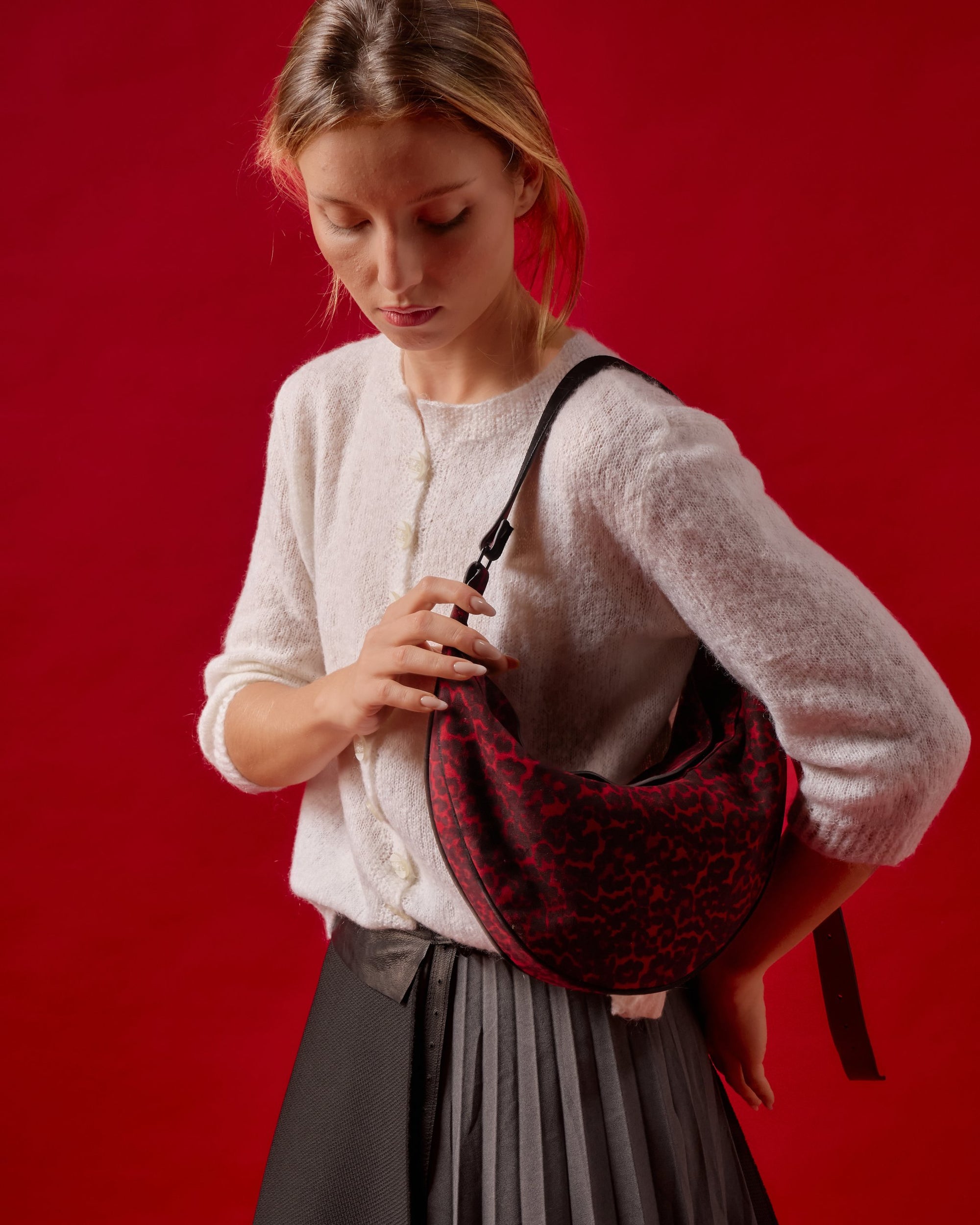 Veloursleder Umhängetasche Rot Feline Nuna Mini