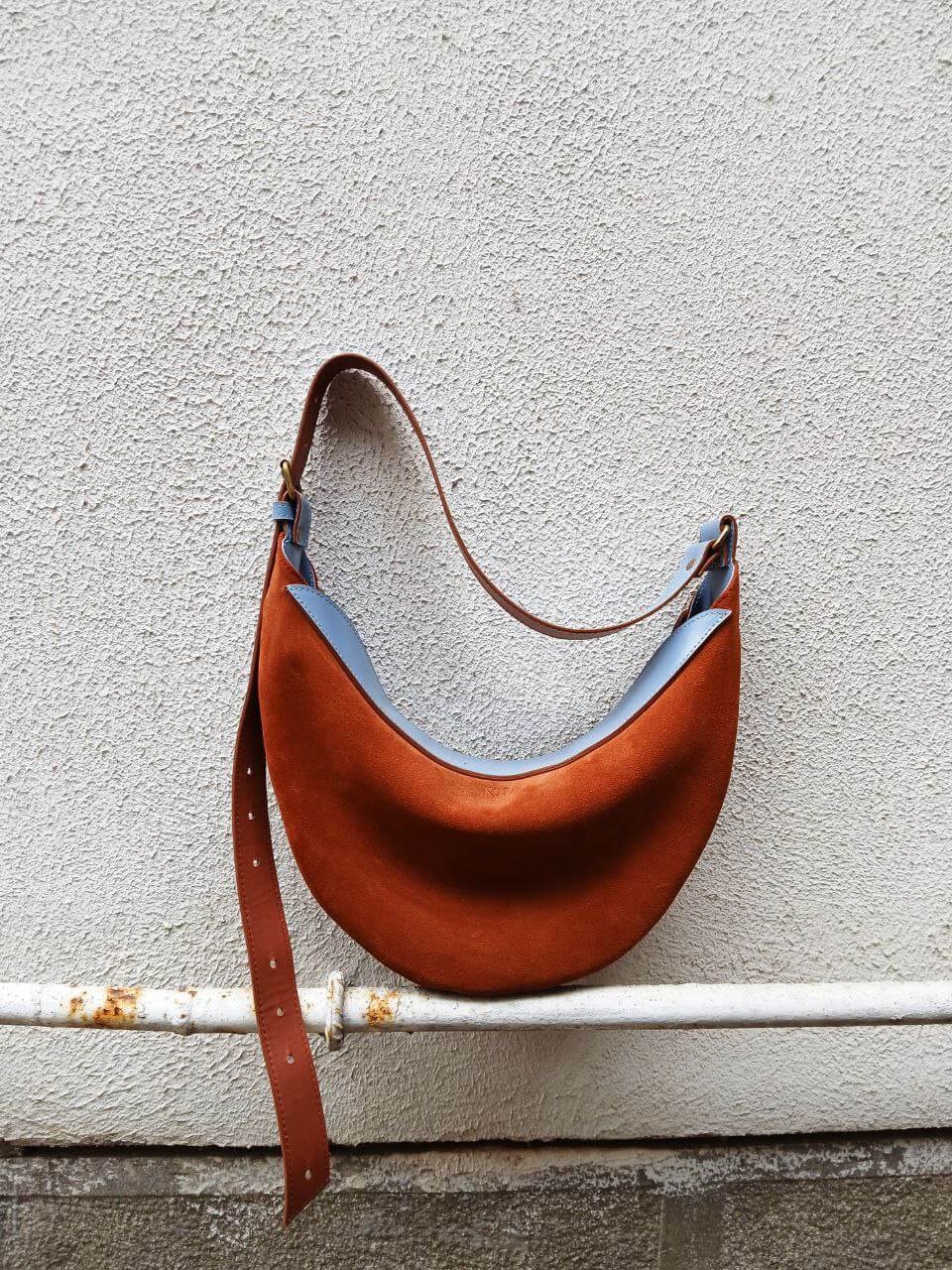 Veloursleder Umhängetasche Rostbraun-Blau Nuna Mini